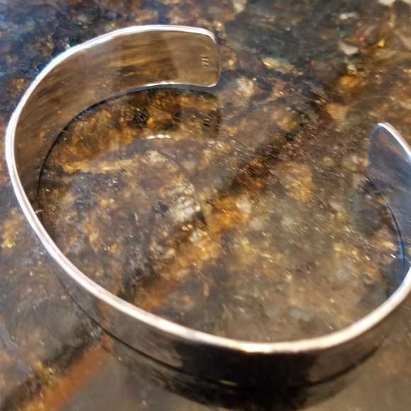 Silpada Sterling Silver Hammered Cuff Bracelet .925 - Picture 3 of 4